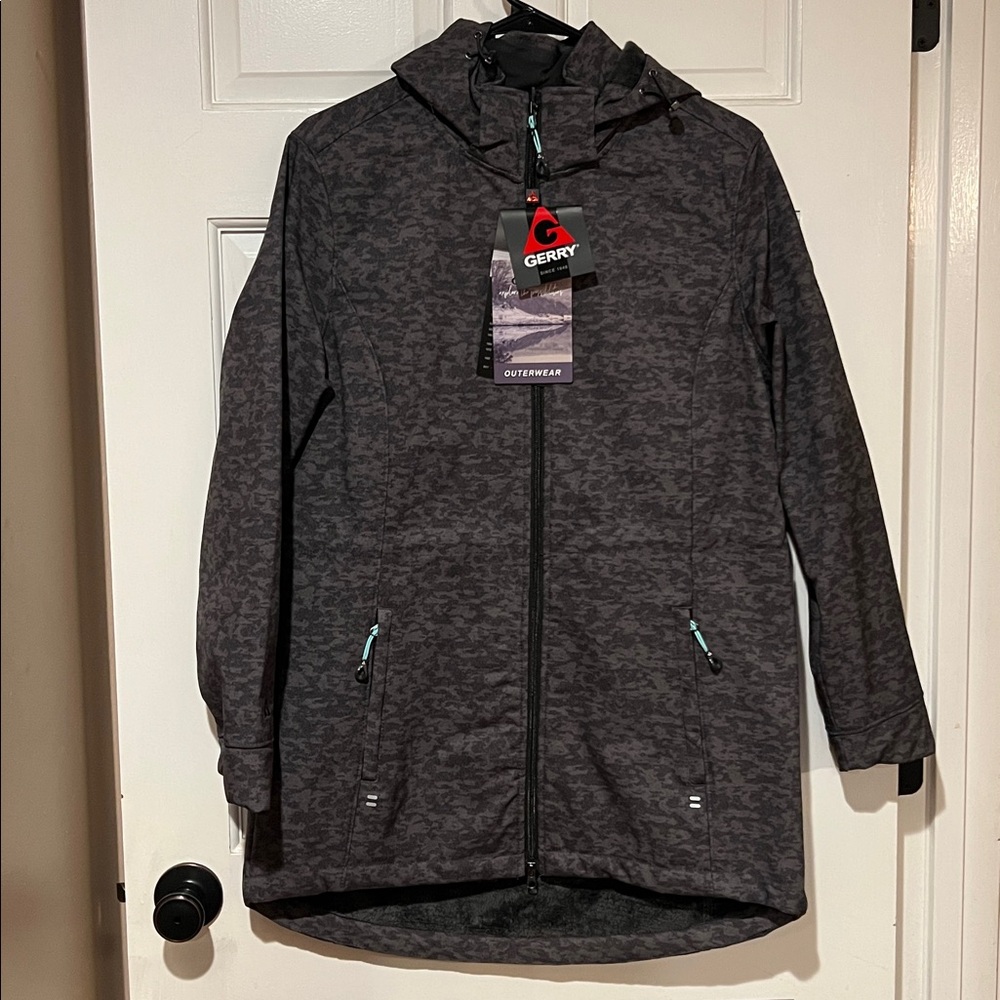 NWT Gerry Women’s Softshell Jacket – Size M, Slate Heather Camo